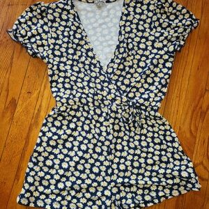 Justify Navy and White Daisy Print Top